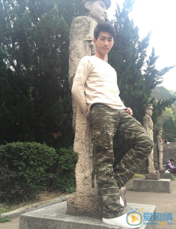 余戬生活照 余戬高清写真_余戬高清剧照