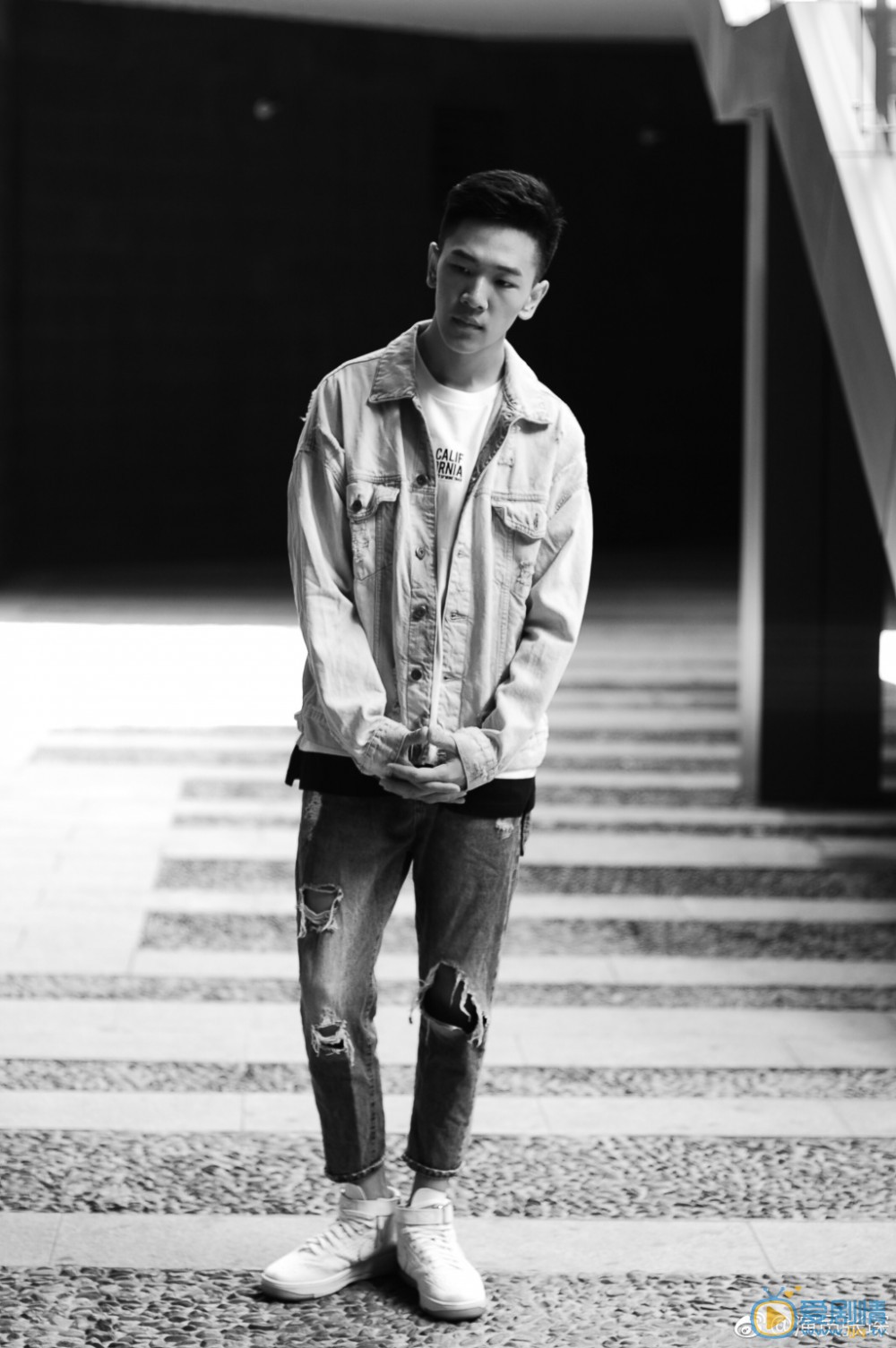 张琛时尚街拍 张琛高清写真_张琛高清剧照