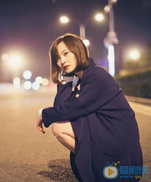 彭静夜色街拍 彭静高清写真_彭静高清剧照