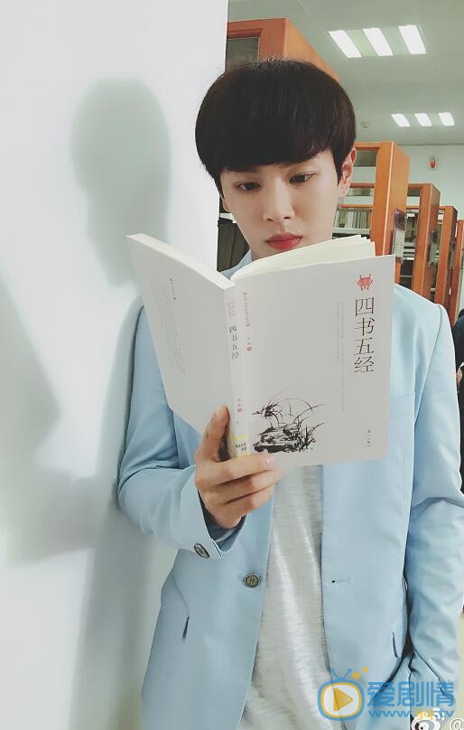 李汶翰阳光写真 李汶翰高清写真_李汶翰高清剧照