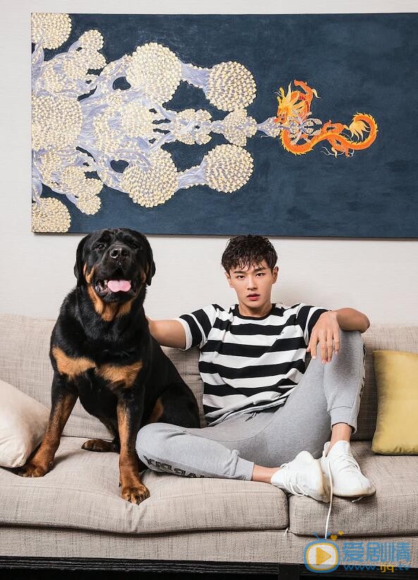 李汶翰阳光写真 李汶翰高清写真_李汶翰高清剧照