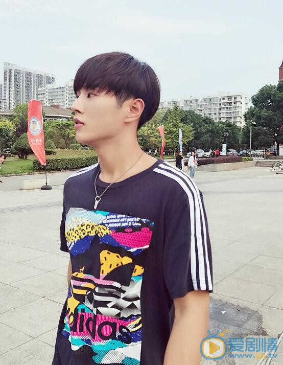 李汶翰生活照 李汶翰高清写真_李汶翰高清剧照