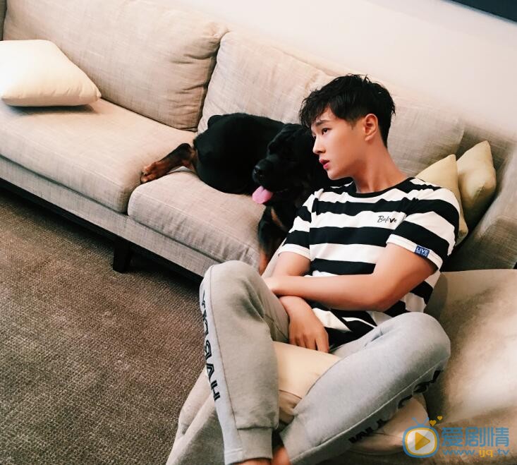 李汶翰生活照 李汶翰高清写真_李汶翰高清剧照