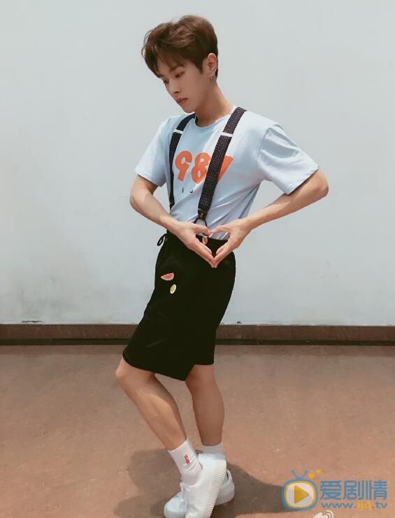 李汶翰卖萌照 李汶翰高清写真_李汶翰高清剧照
