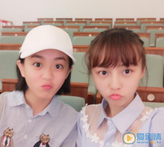 郜思雯与人合照 郜思雯高清写真_郜思雯高清剧照