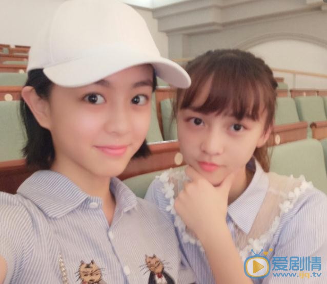 郜思雯与人合照 郜思雯高清写真_郜思雯高清剧照