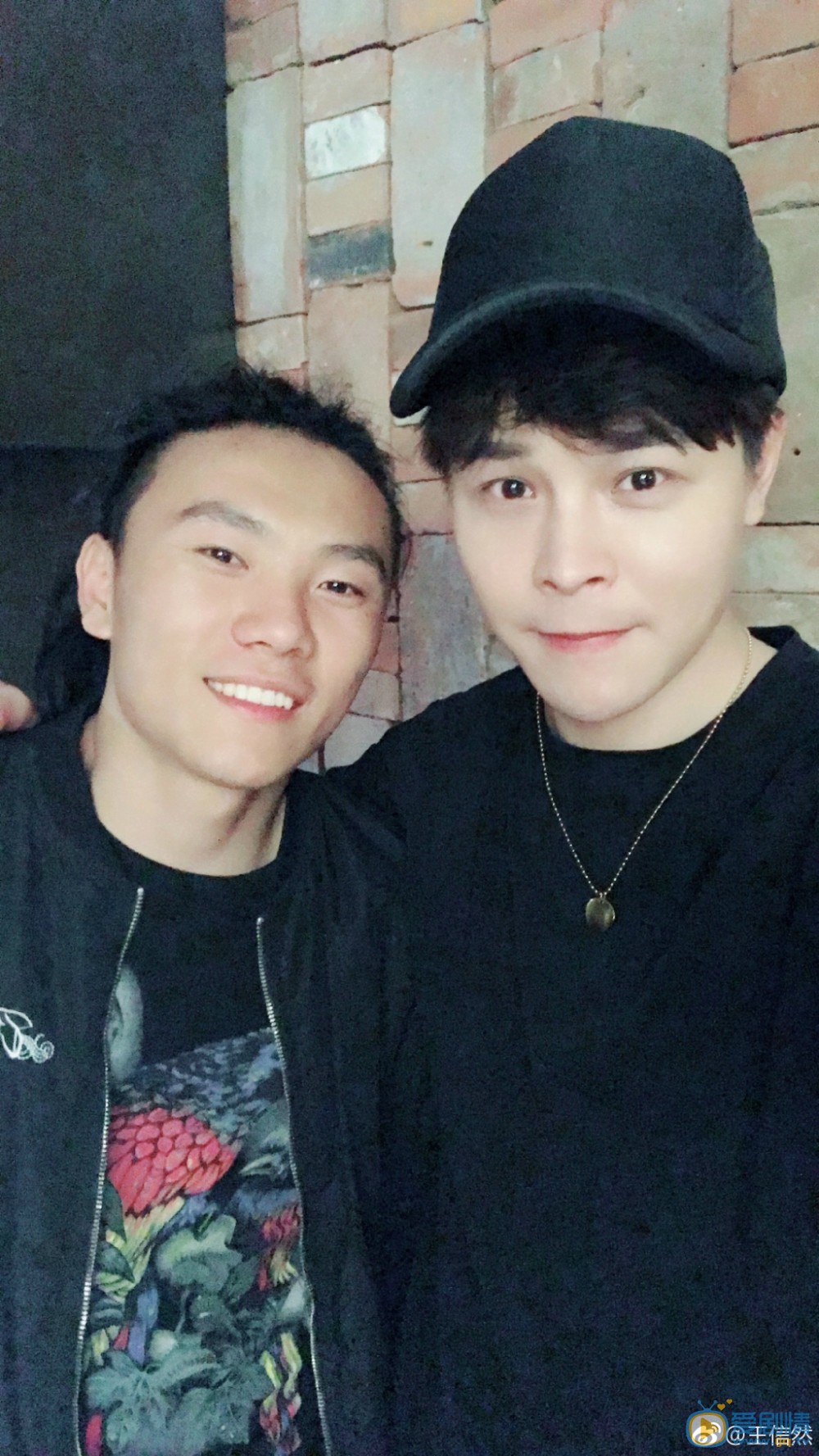 王信然生活照 王信然高清写真_王信然高清剧照
