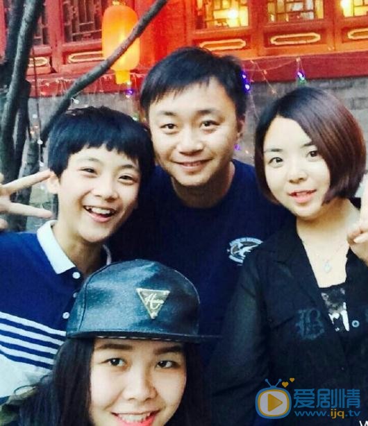边程与人合照 边程高清写真_边程高清剧照