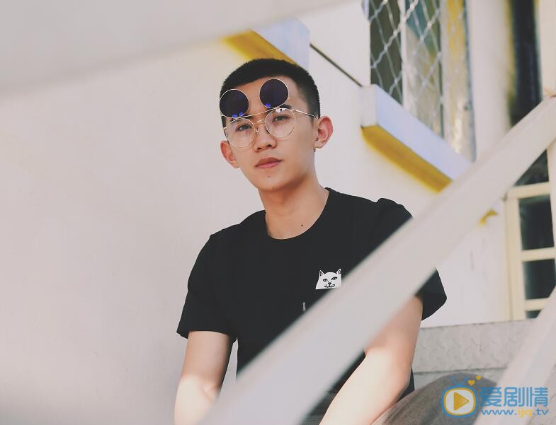 邵如一阳光写真 邵如一高清写真_邵如一高清剧照