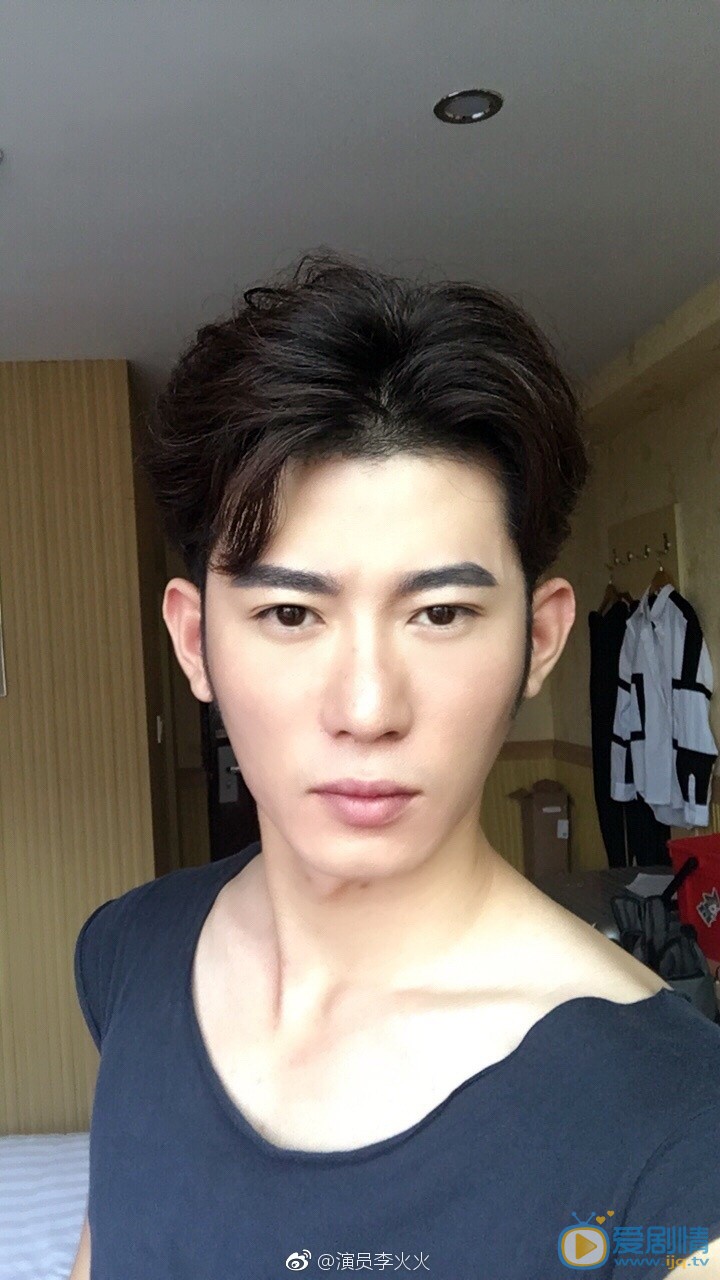 李火火生活照 李火火高清写真_李火火高清剧照