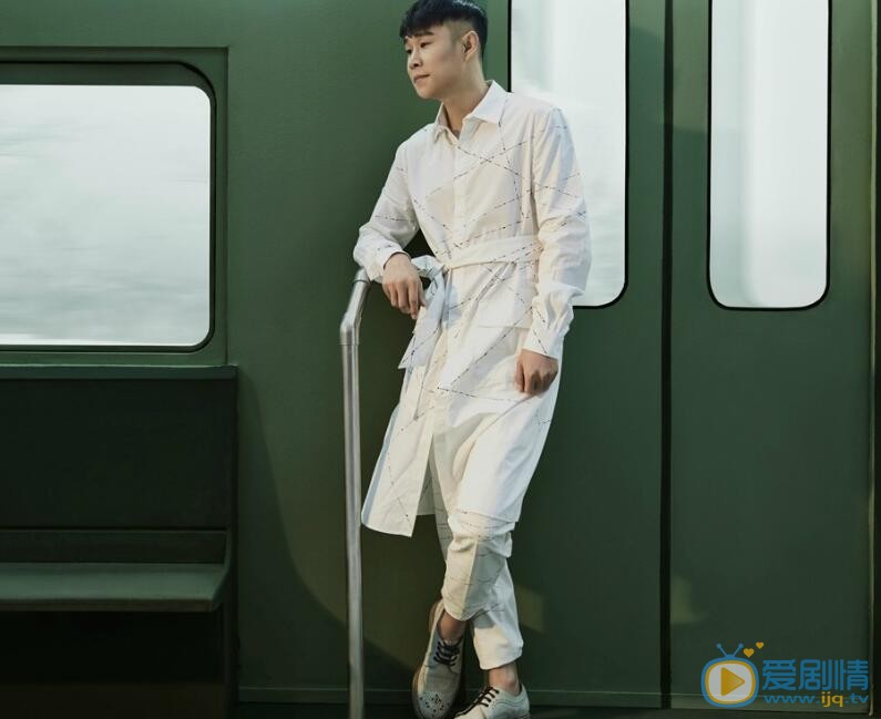 小沈阳杂志写真 小沈阳高清写真_小沈阳高清剧照