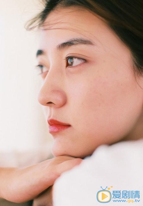 梁洁教堂写真 梁洁高清写真_梁洁高清剧照