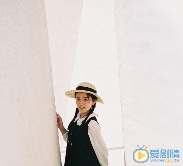 梁洁教堂写真 梁洁高清写真_梁洁高清剧照