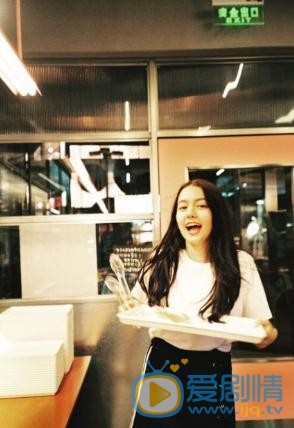 李诗颖夜色街拍 李诗颖高清写真_李诗颖高清剧照