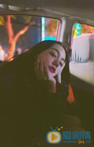 李诗颖夜色街拍 李诗颖高清写真_李诗颖高清剧照