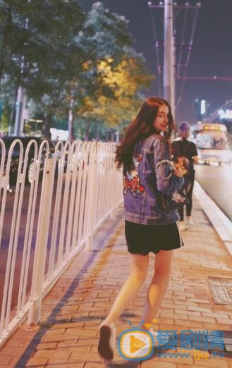 李诗颖夜色街拍 李诗颖高清写真_李诗颖高清剧照