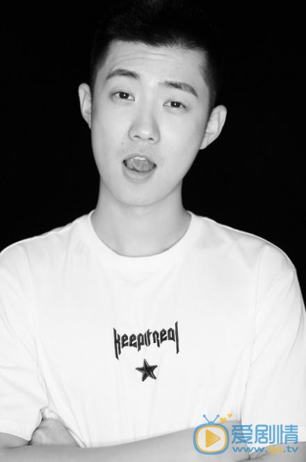 李欢黑白写真 李欢高清写真_李欢高清剧照