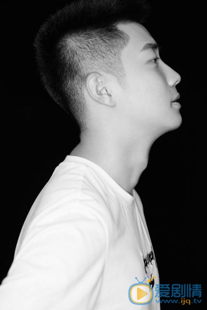 李欢黑白写真 李欢高清写真_李欢高清剧照