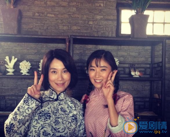 张颖与人合照 张颖高清写真_张颖高清剧照