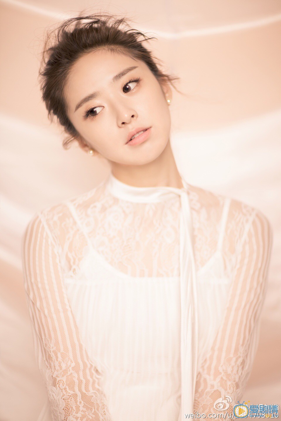 刘烨甜美清新写真