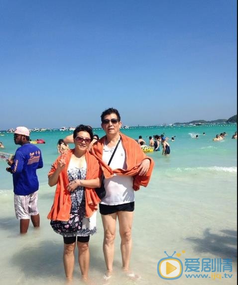 张晚意家人合照 张晚意高清写真_张晚意高清剧照
