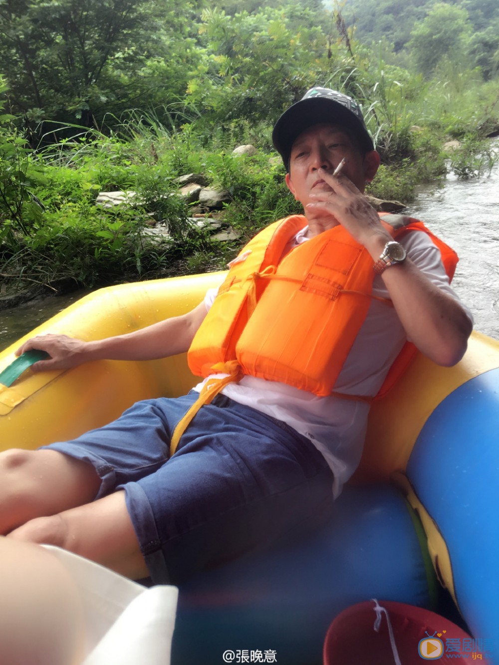 张晚意家人合照 张晚意高清写真_张晚意高清剧照