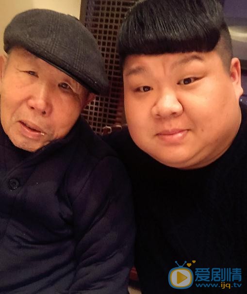 李东明家人合照 李东明高清写真_李东明高清剧照