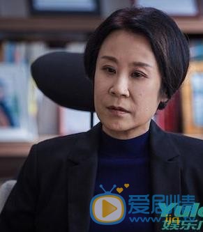 急诊科医生郑岚剧照 
