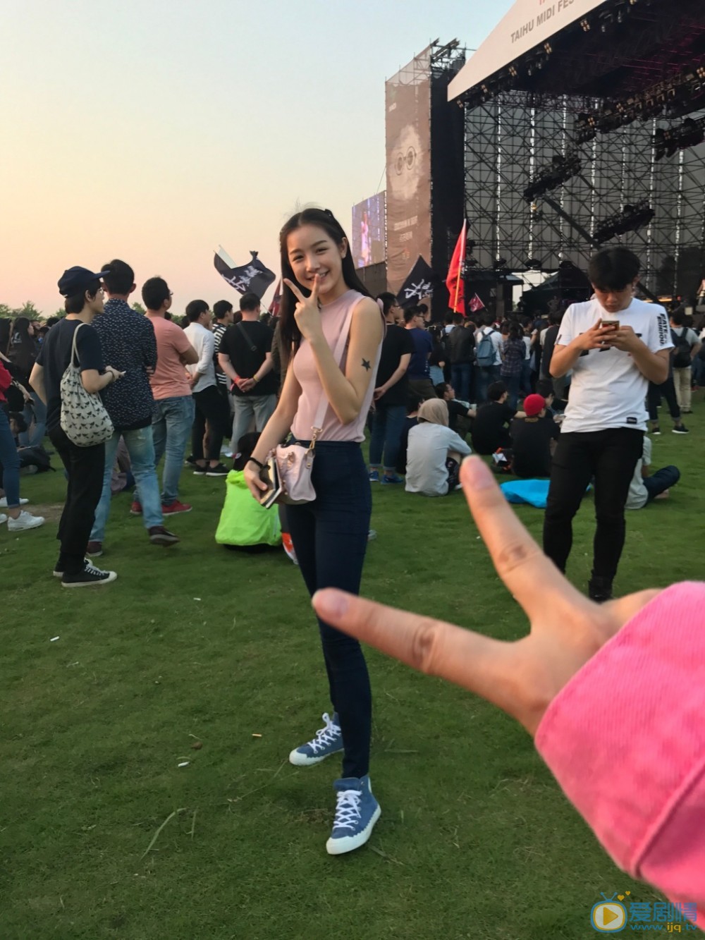 张南旅行照 张南高清写真_张南高清剧照