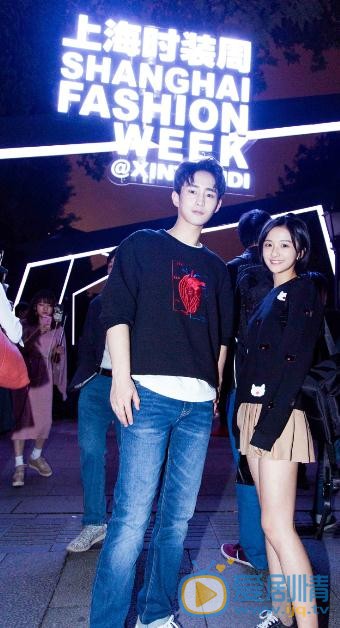 厉嘉琪朋友合照 厉嘉琪高清写真_厉嘉琪高清剧照