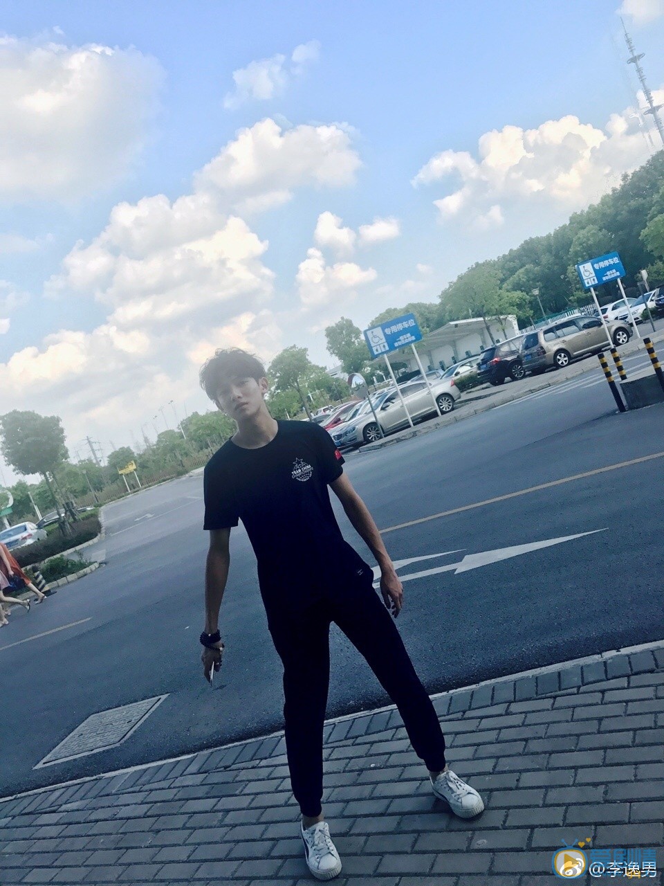 李逸男生活照写真 李逸男高清写真_李逸男高清剧照