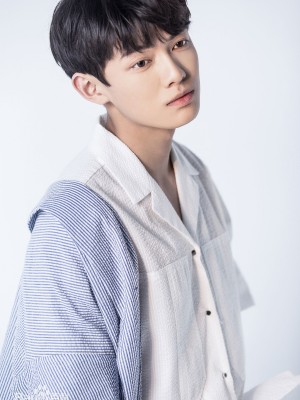 李逸男