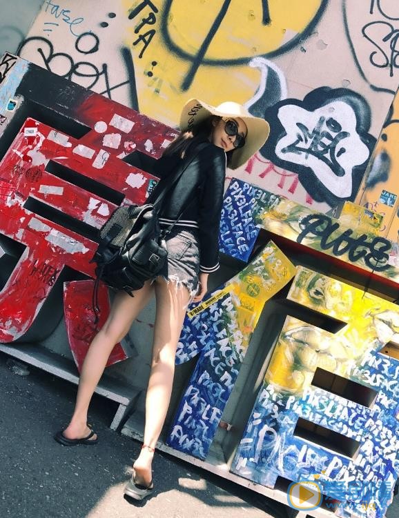 姜析源旅行街拍照