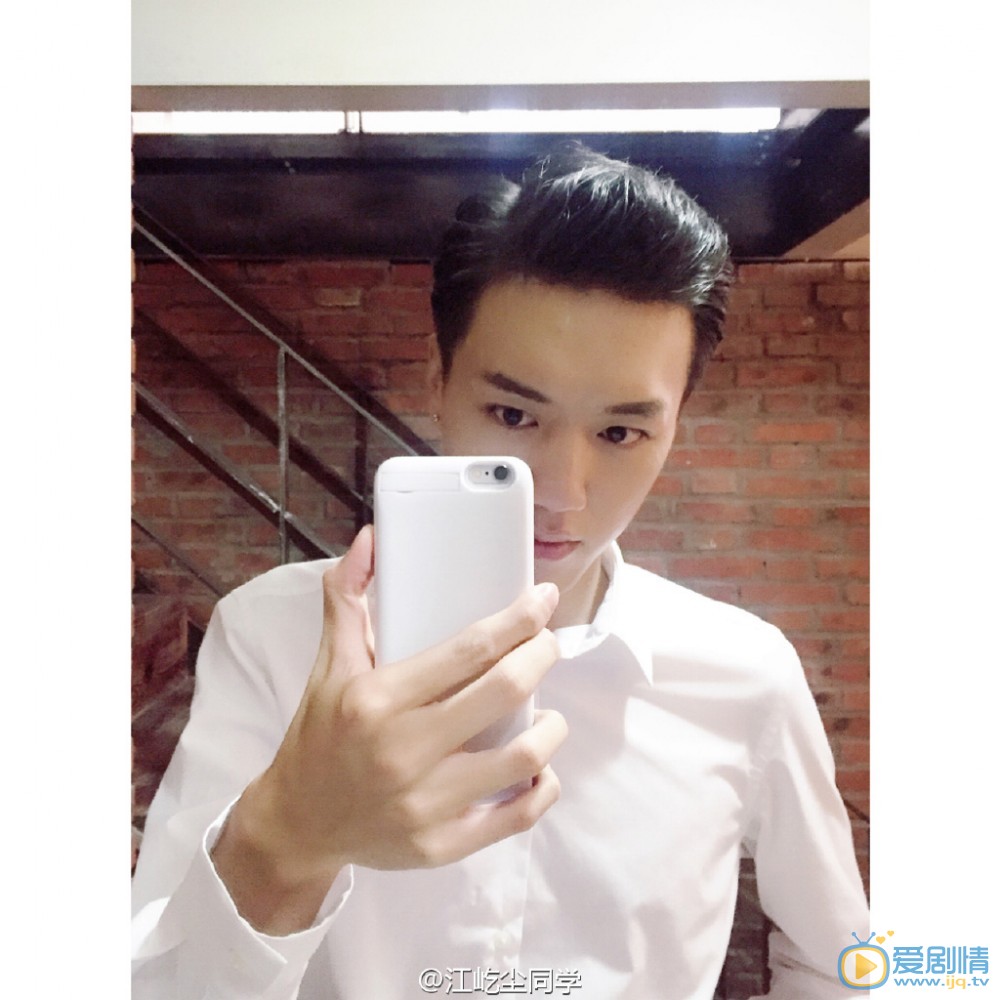 江屹尘白衣少年写真 江屹尘高清写真_江屹尘高清剧照