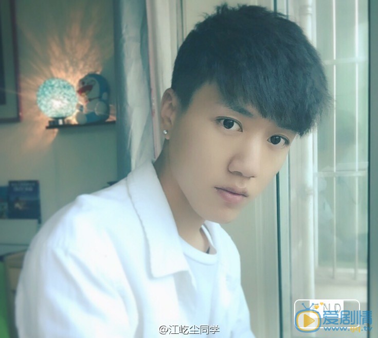 江屹尘白衣少年写真 江屹尘高清写真_江屹尘高清剧照