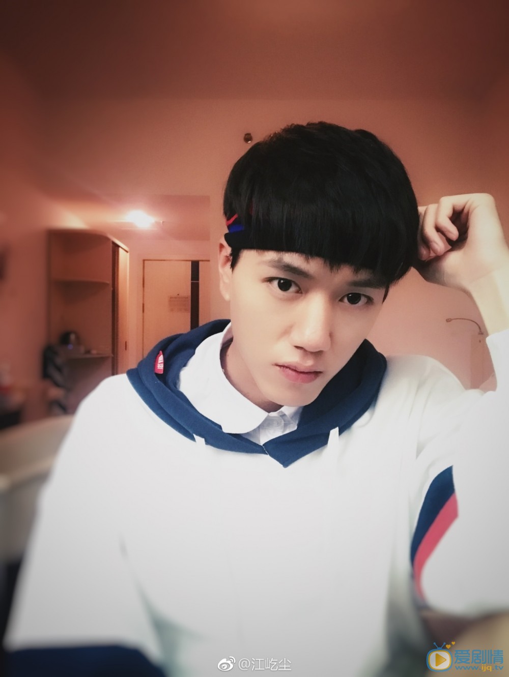 江屹尘白衣少年写真 江屹尘高清写真_江屹尘高清剧照