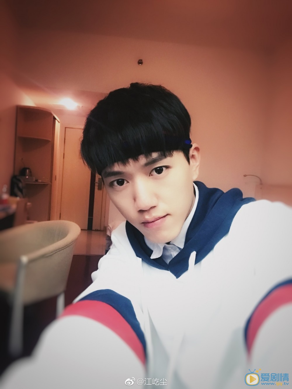 江屹尘白衣少年写真 江屹尘高清写真_江屹尘高清剧照