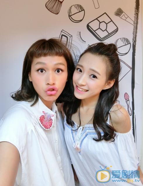 程慕轩与人合照 程慕轩高清写真_程慕轩高清剧照