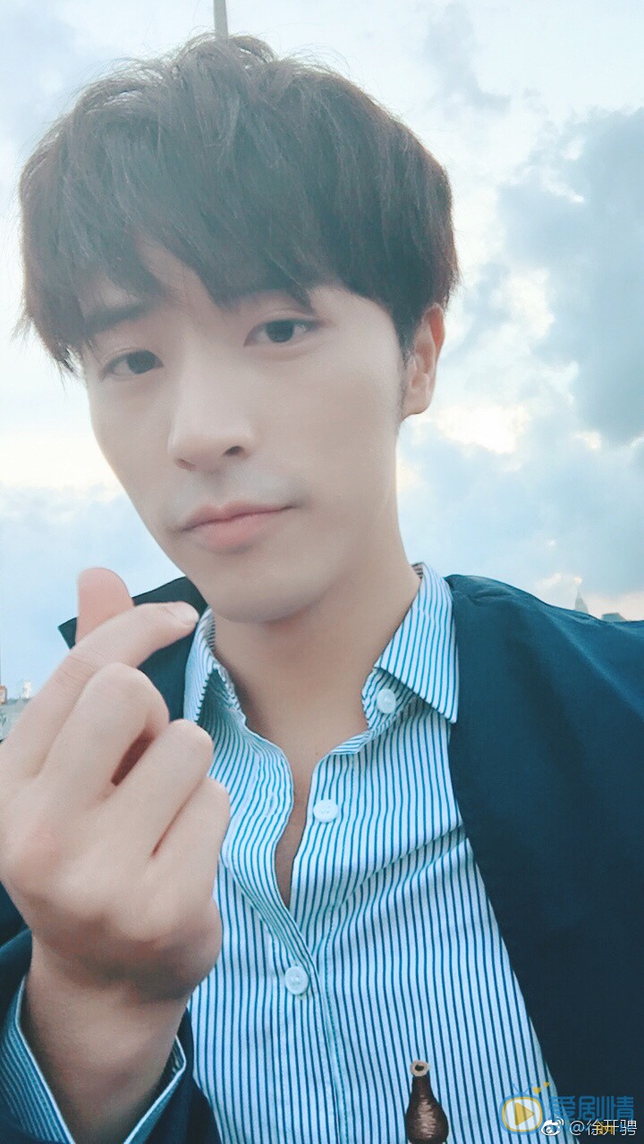 无法拥抱的你崔俊赫是谁演的？崔俊赫扮演者徐开骋个人资料及生活写真照欣赏