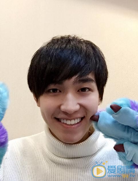 严禹豪生活照 严禹豪高清写真_严禹豪高清剧照
