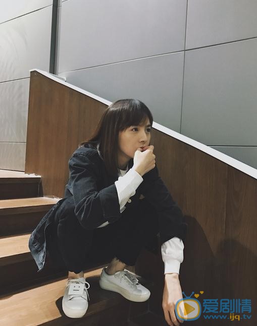 李依伊生活照 李依伊高清写真_李依伊高清剧照