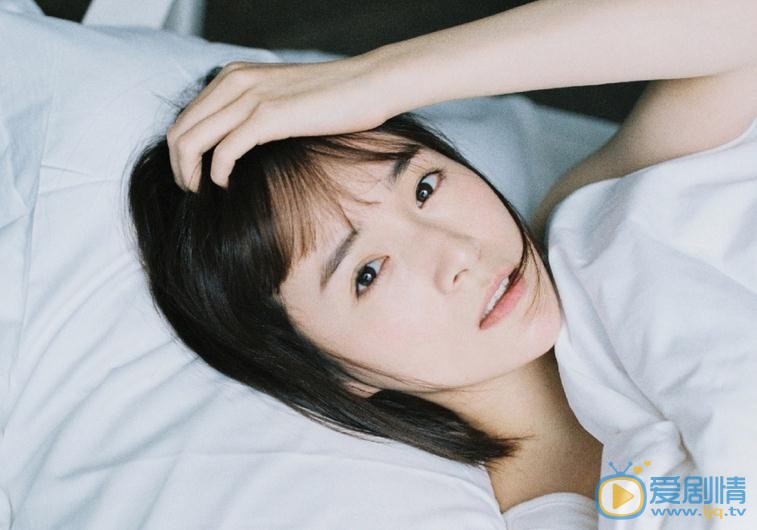 李依伊素颜背心写真 李依伊高清写真_李依伊高清剧照