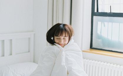 李依伊素颜背心写真 李依伊高清写真_李依伊高清剧照