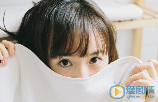 李依伊素颜背心写真 李依伊高清写真_李依伊高清剧照