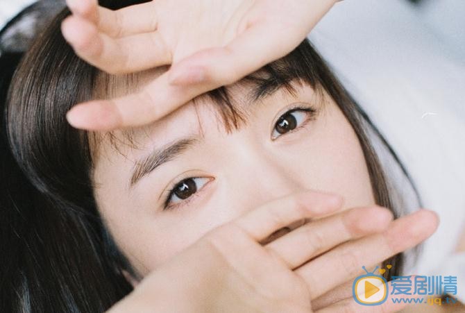 李依伊素颜背心写真 李依伊高清写真_李依伊高清剧照