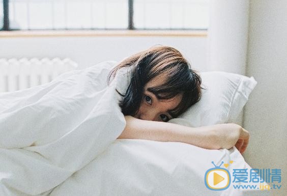 李依伊素颜背心写真 李依伊高清写真_李依伊高清剧照