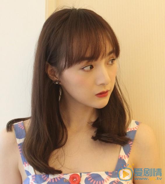 李依伊活动照 李依伊高清写真_李依伊高清剧照