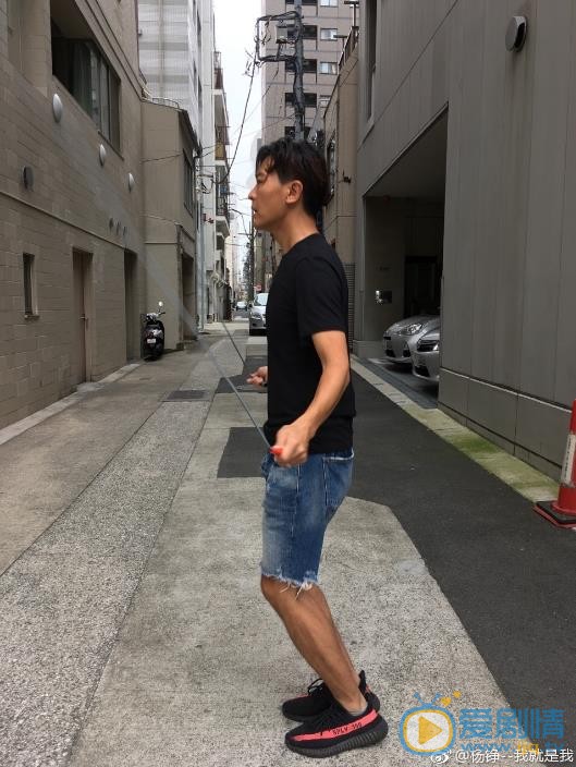 杨铮生活照 杨铮高清写真_杨铮高清剧照