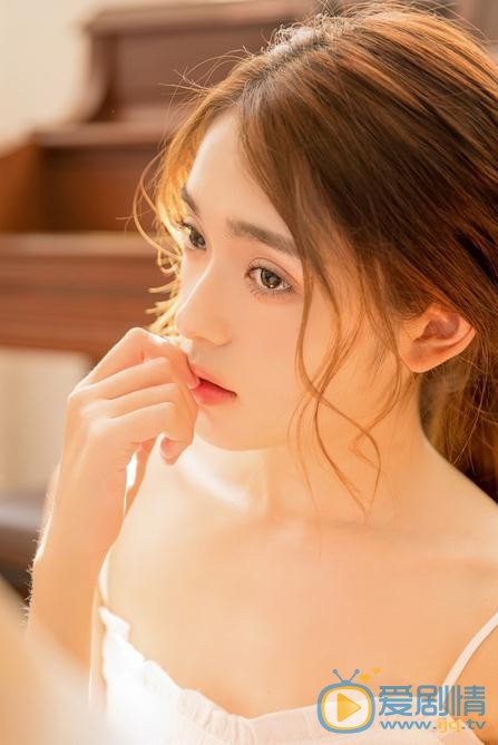 张鹤怡夏日写真 张鹤怡高清写真_张鹤怡高清剧照