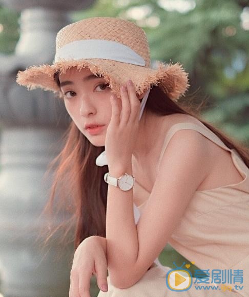 张鹤怡夏日写真 张鹤怡高清写真_张鹤怡高清剧照